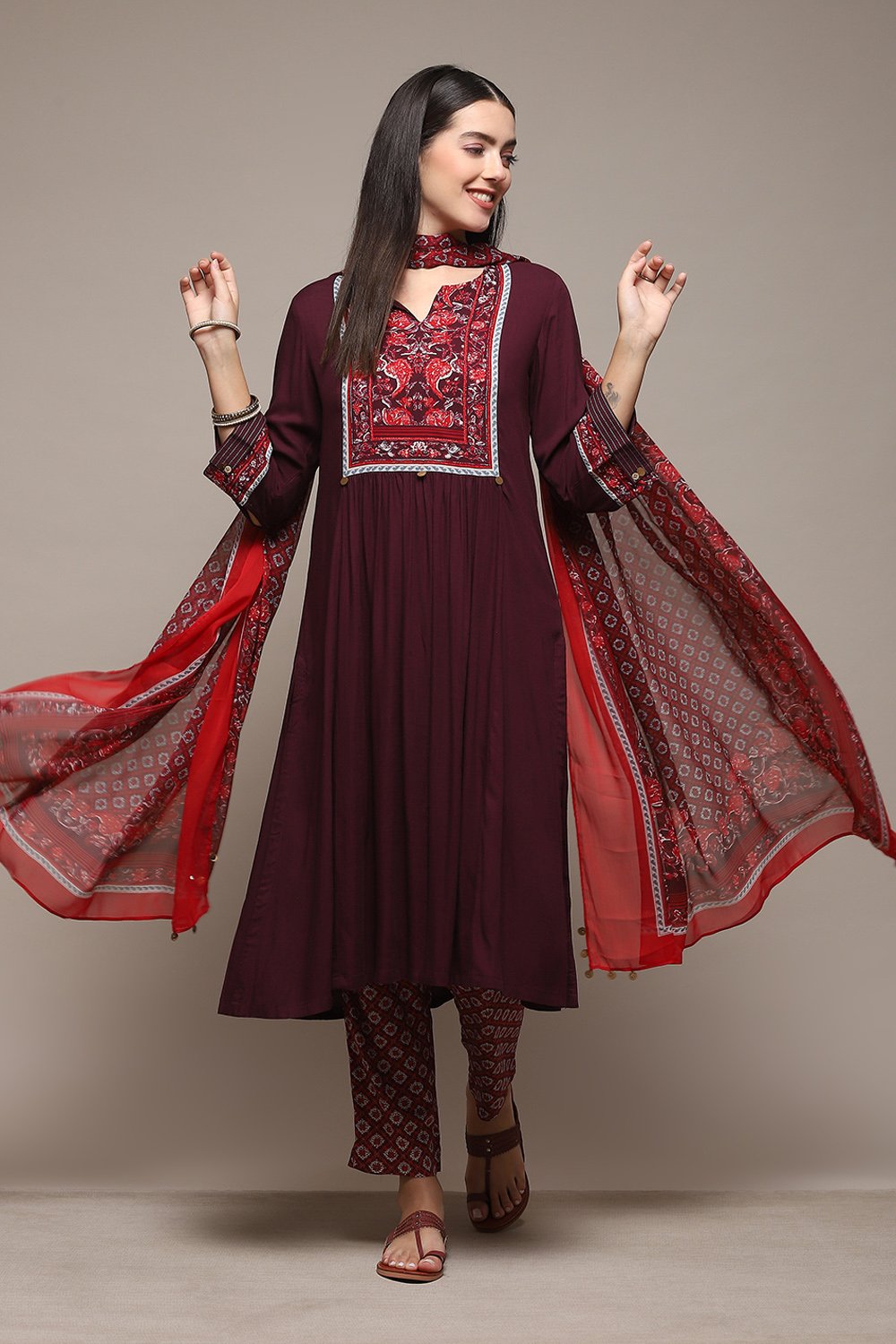 Burgandy LIVA Gathered Solid Kurta Slim Pant Suit Set image number 6