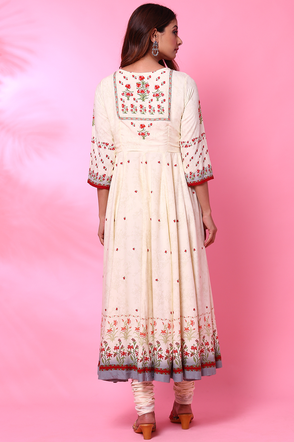 Cream Viscose Anarkali Suit image number 7