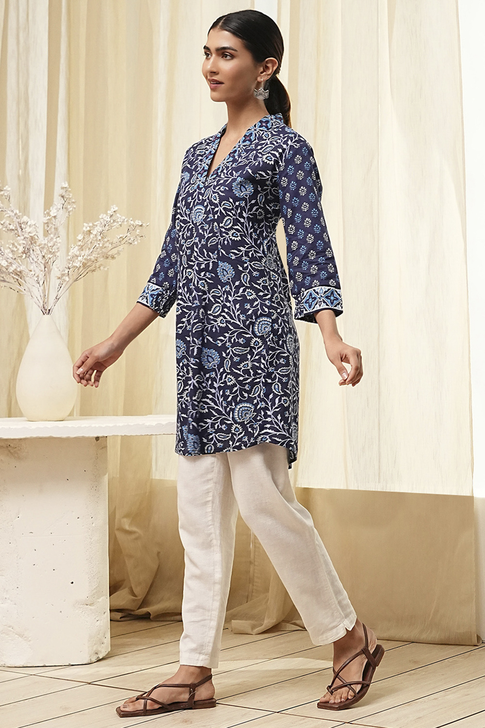 Indigo Straight Short Kurta image number 2