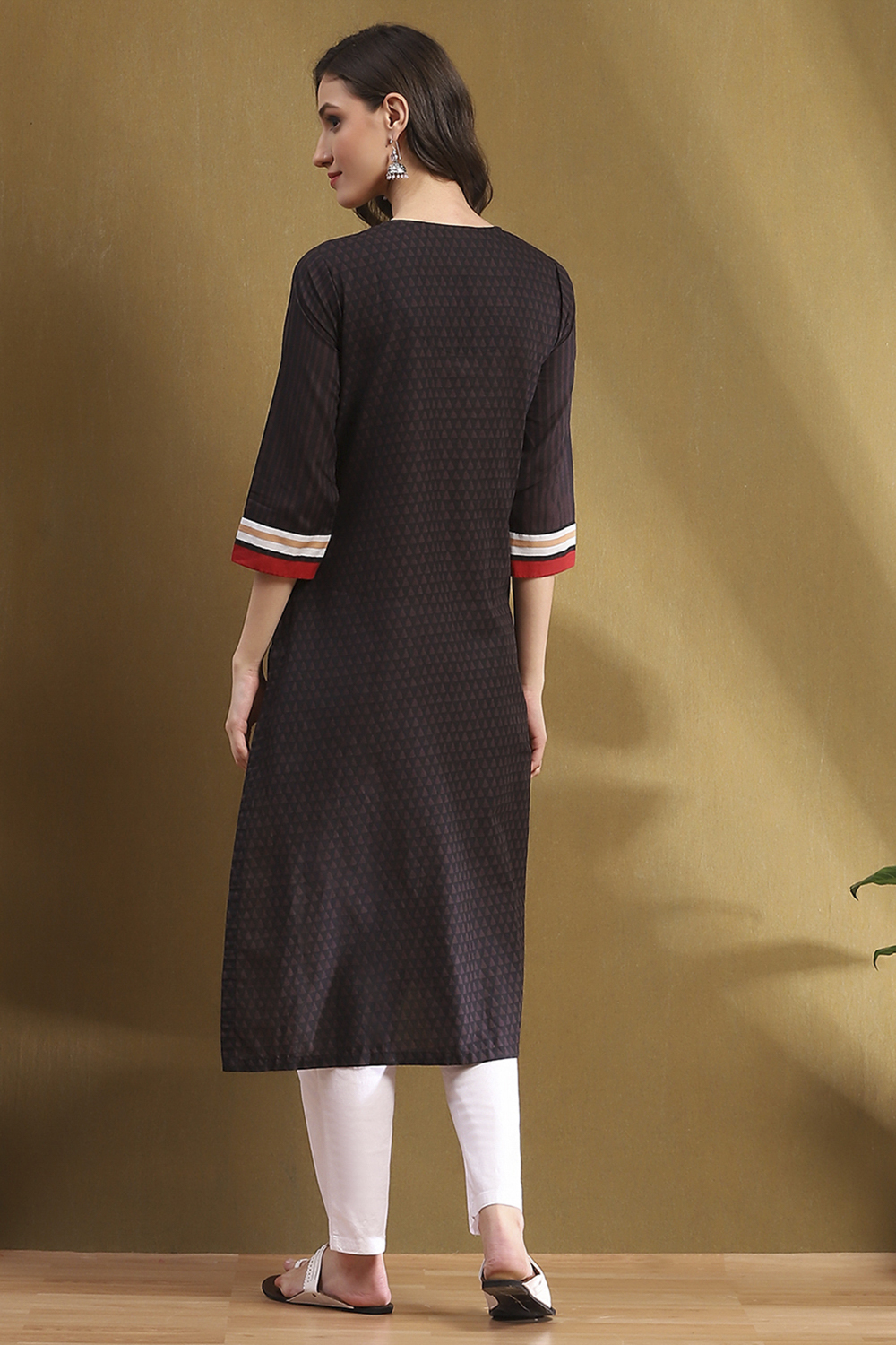 Chocolate Brown Cotton Floral Hand-Block Printed Straight Kurta image number 3