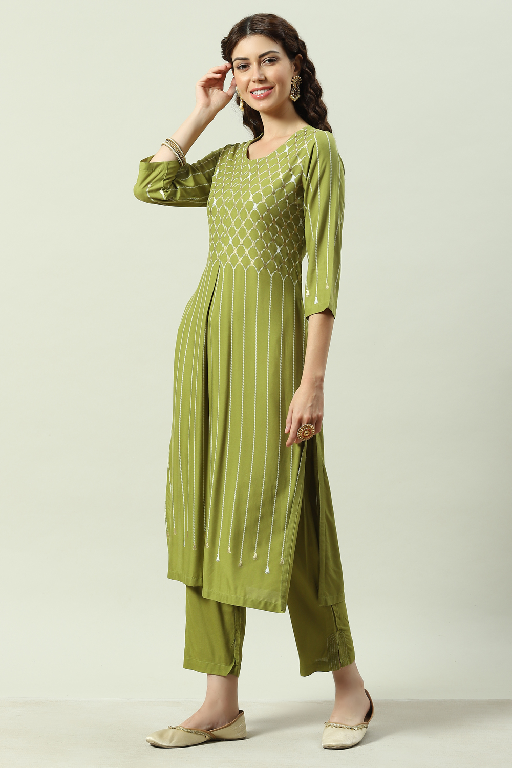 Plum Printed Rayon Straight Kurta Regular Pants Suit Set image number 3