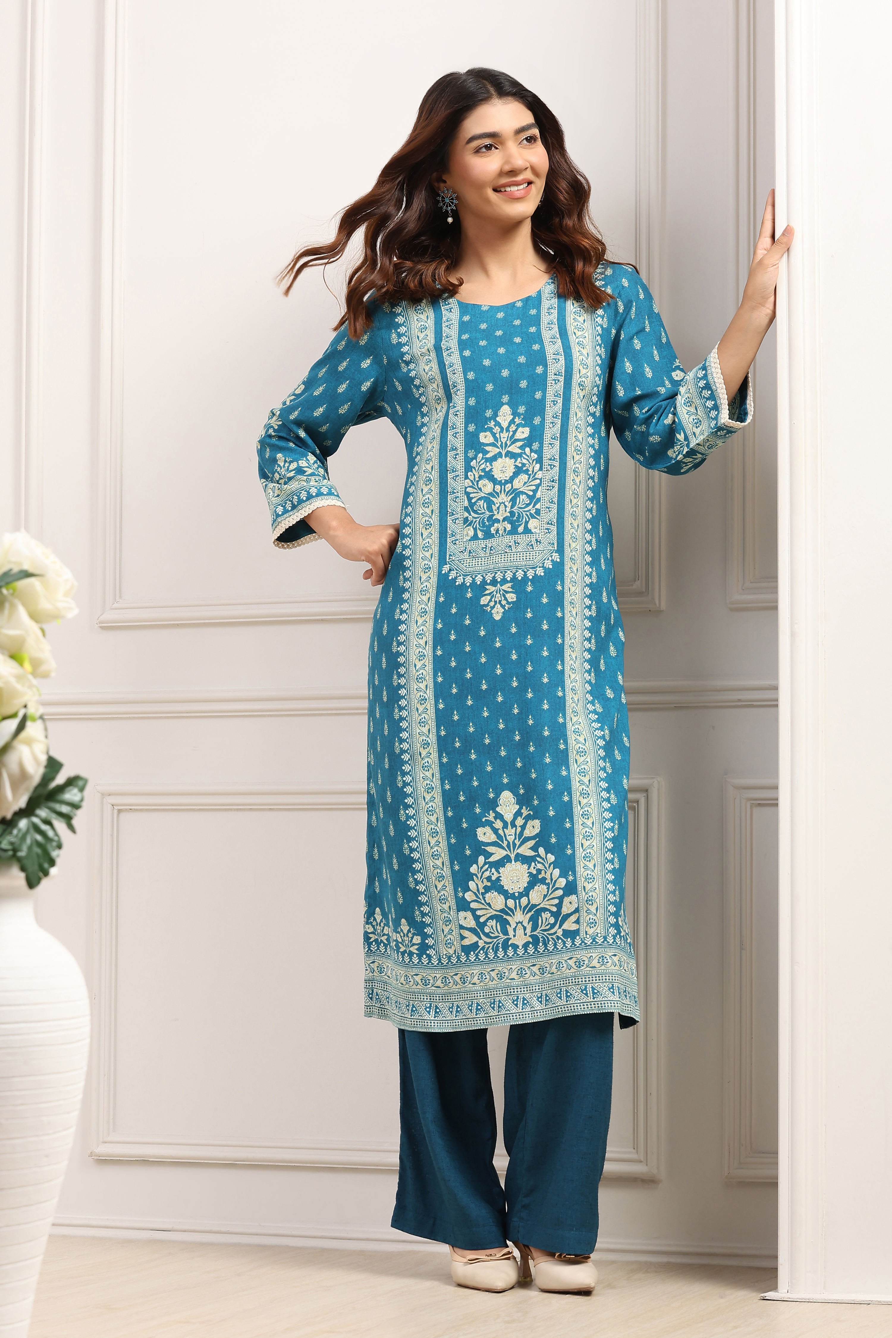 Black Viscose Rayon Ethnic Motif Printed Straight Kurta image number 0