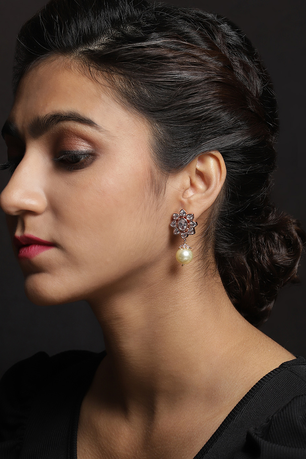 White Pearl Studs image number 1