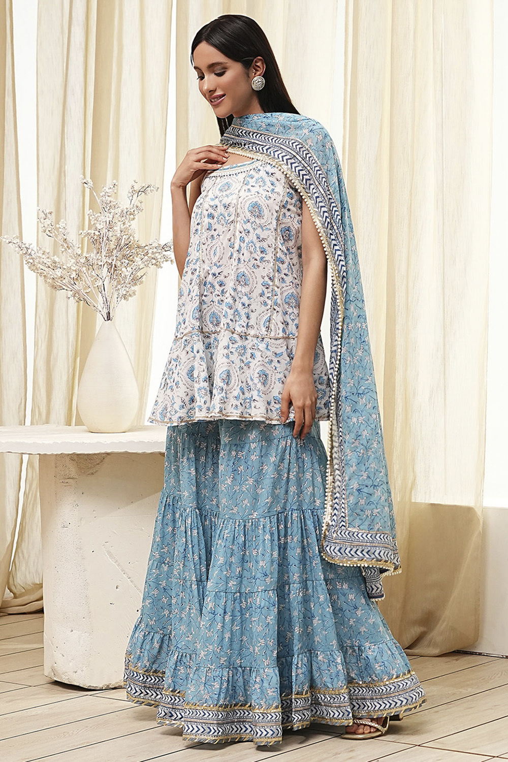 White and Blue Cotton Floral Flared Suit Set image number 3