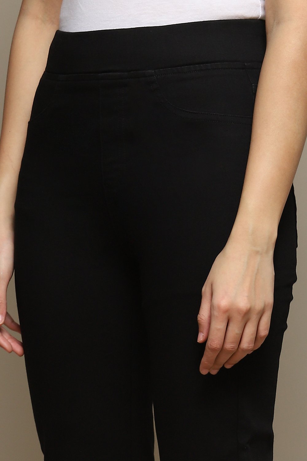 Buy SHOW OFF Women's Black Cotton Solid Jeggings Online at Best Prices in  India - JioMart.