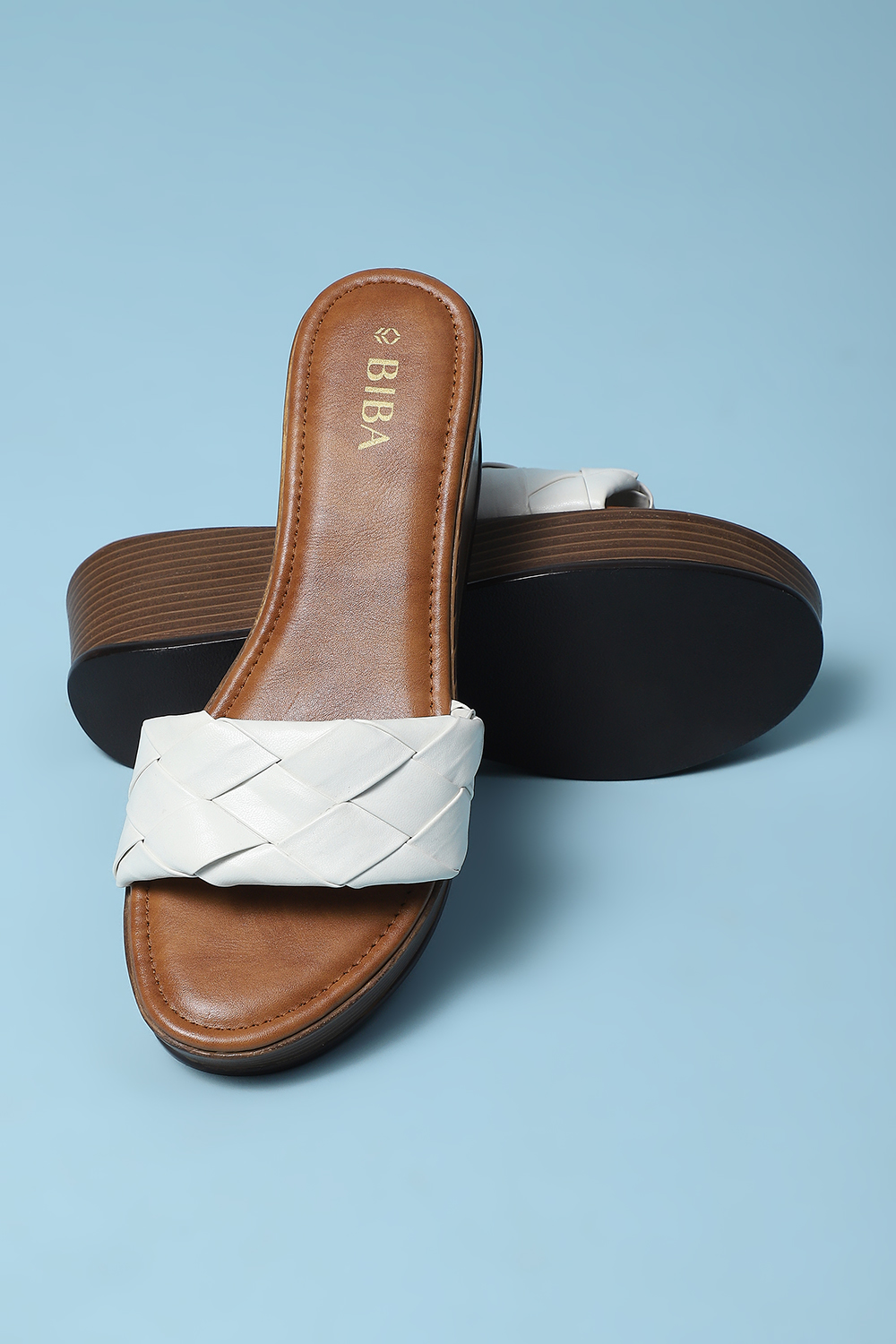 White Pu Wedges image number 3
