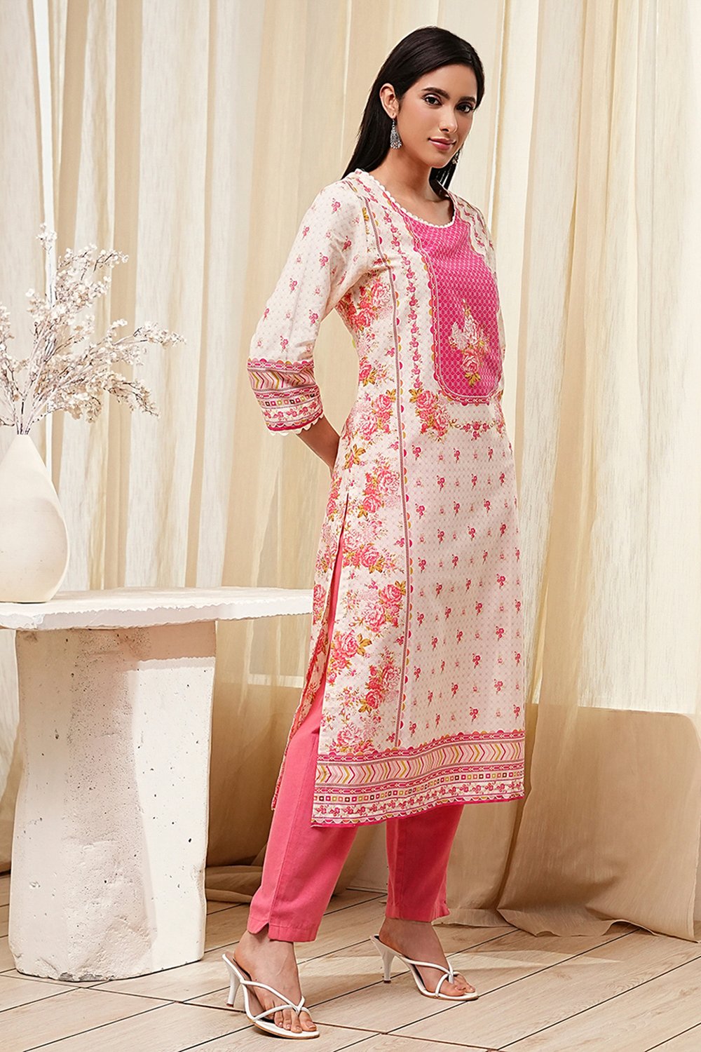 Pink Cotton Printed Straight Kurta image number 4