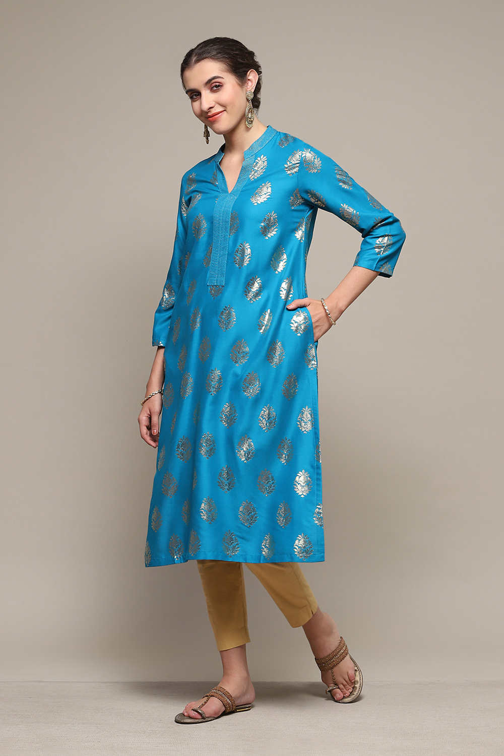 Blue Rayon Straight Printed Kurta image number 2