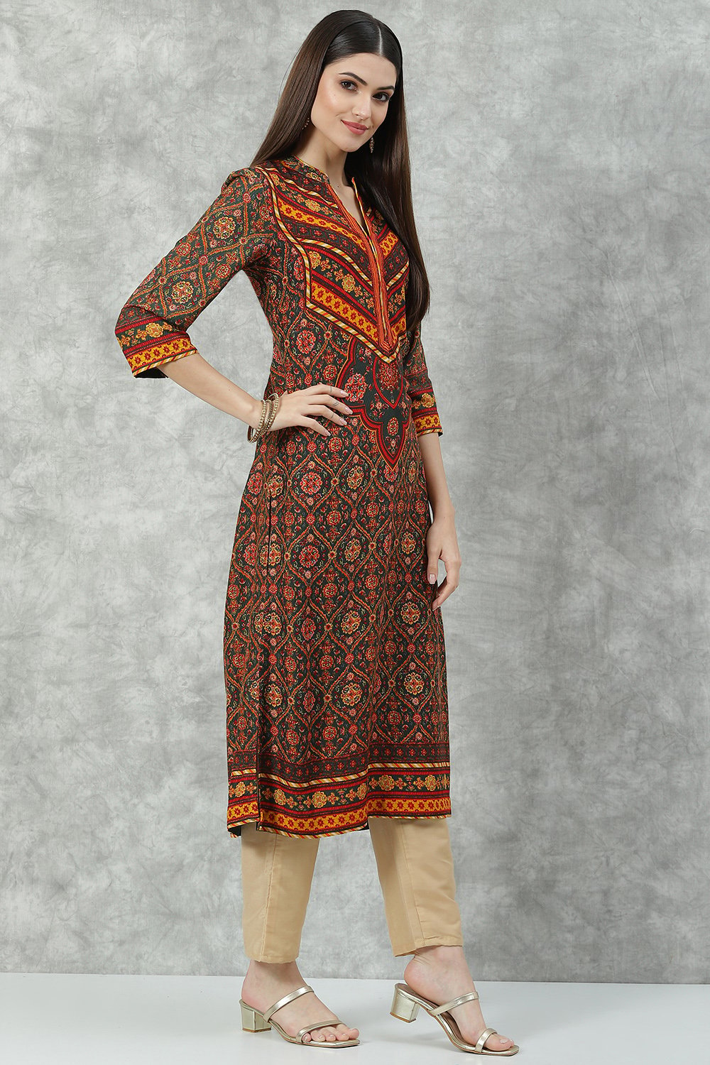 Rust Bottle Green Rayon Straight Printed Kurta image number 3