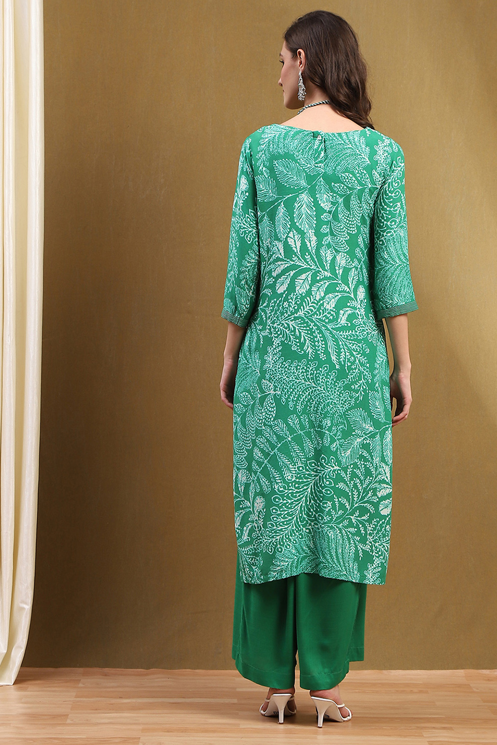 Maroon Printed Straight Kurta Set image number 4