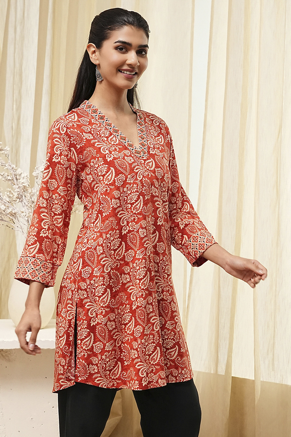 Rust Printed Straight Short Kurta image number 4