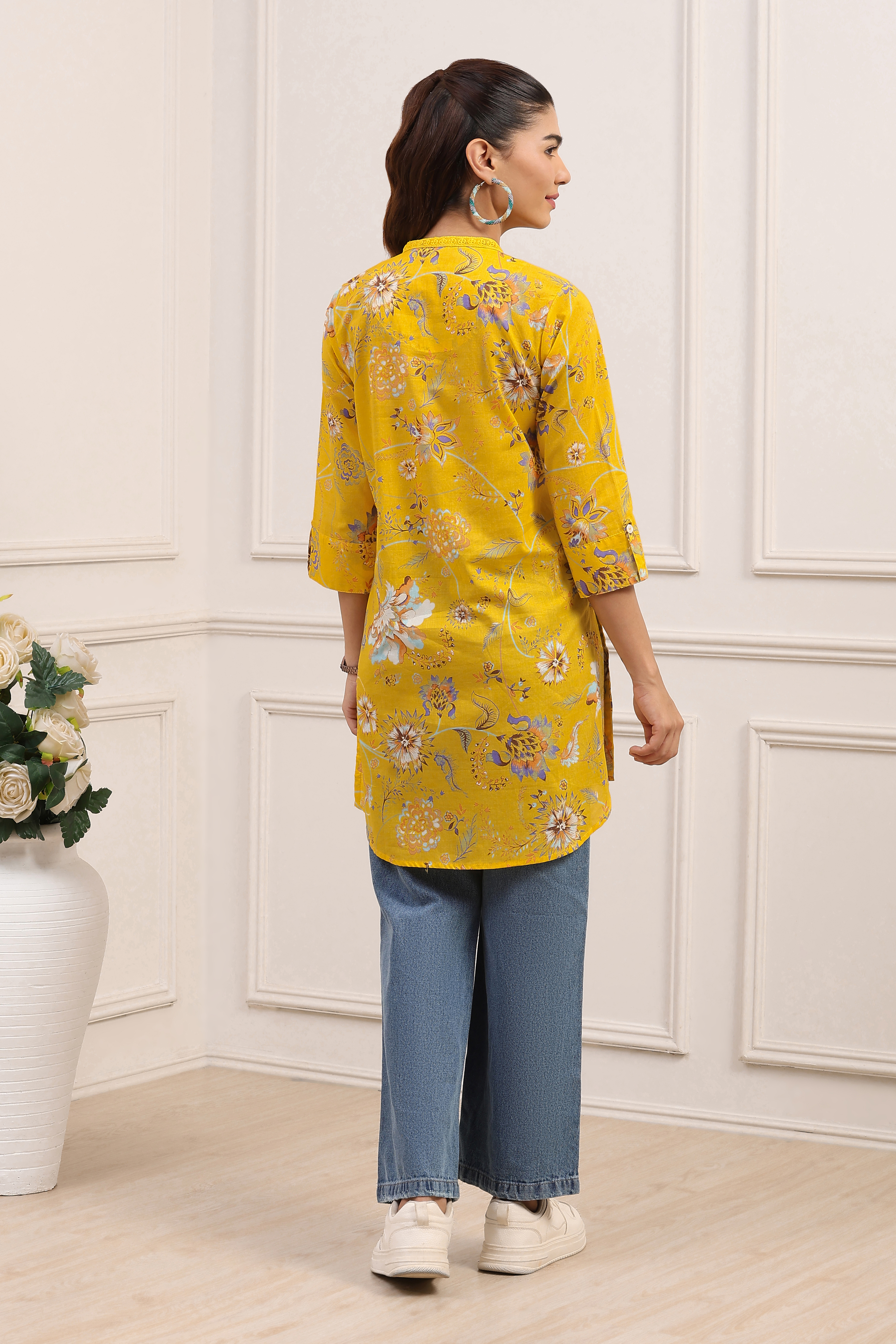 Yellow Rayon Straight Kurti image number 3