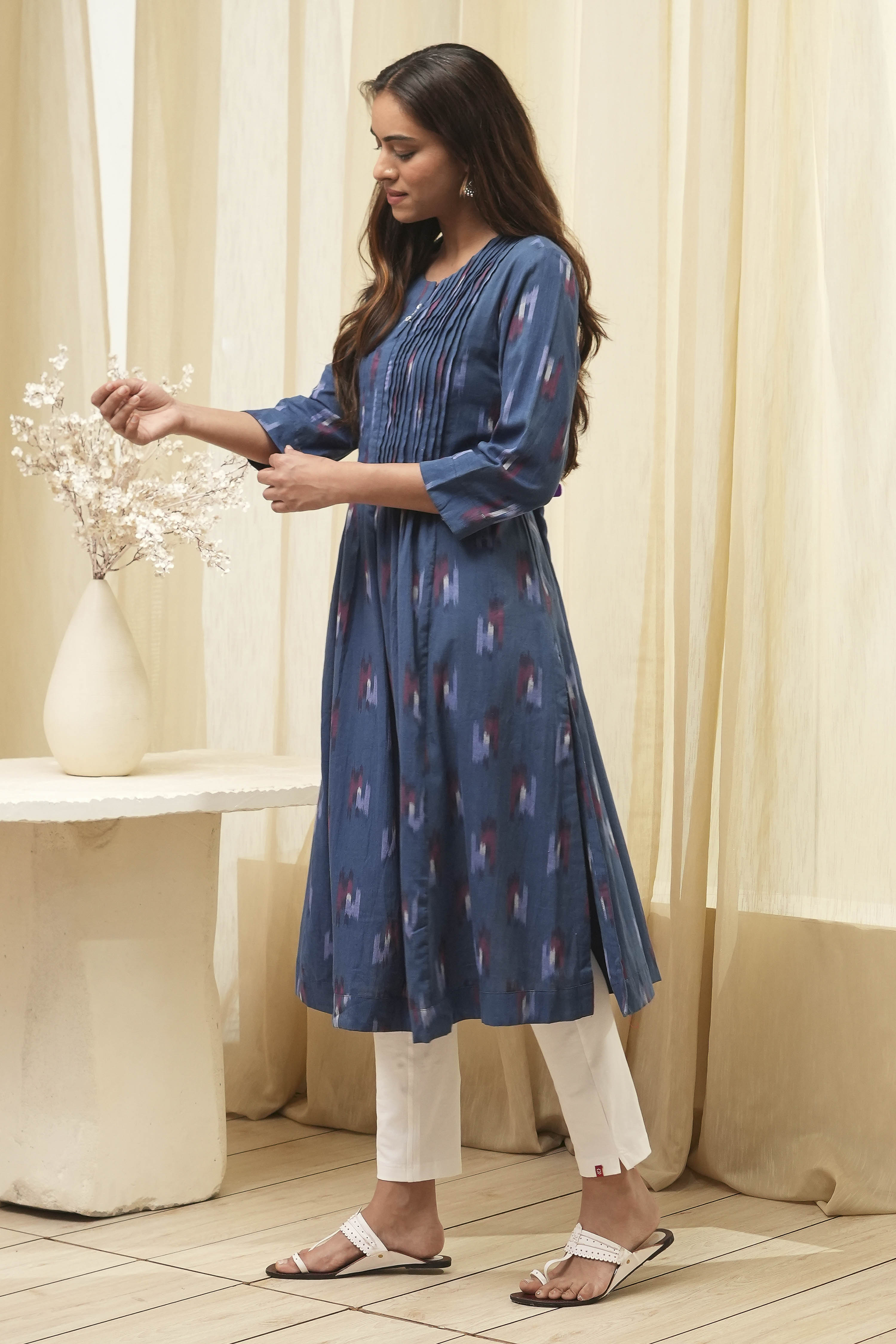 Navy Ikat Yarndyed Kurta image number 2