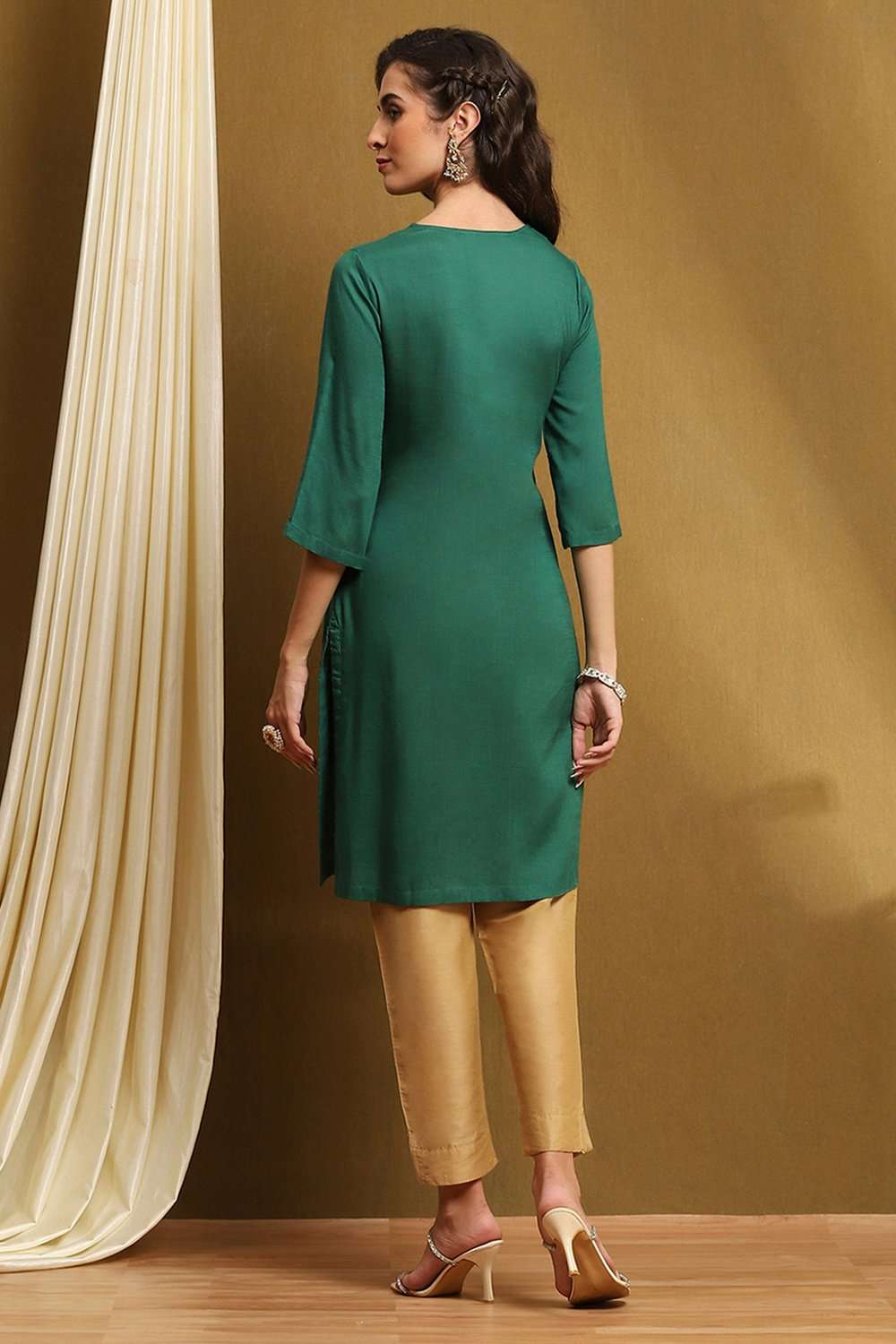 Bottle Green Solid Gathered Straight Kurta image number 3