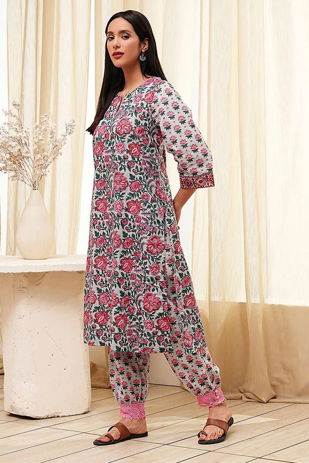 Blue and Pink Cotton Printed Straight Kurta Set image number 3