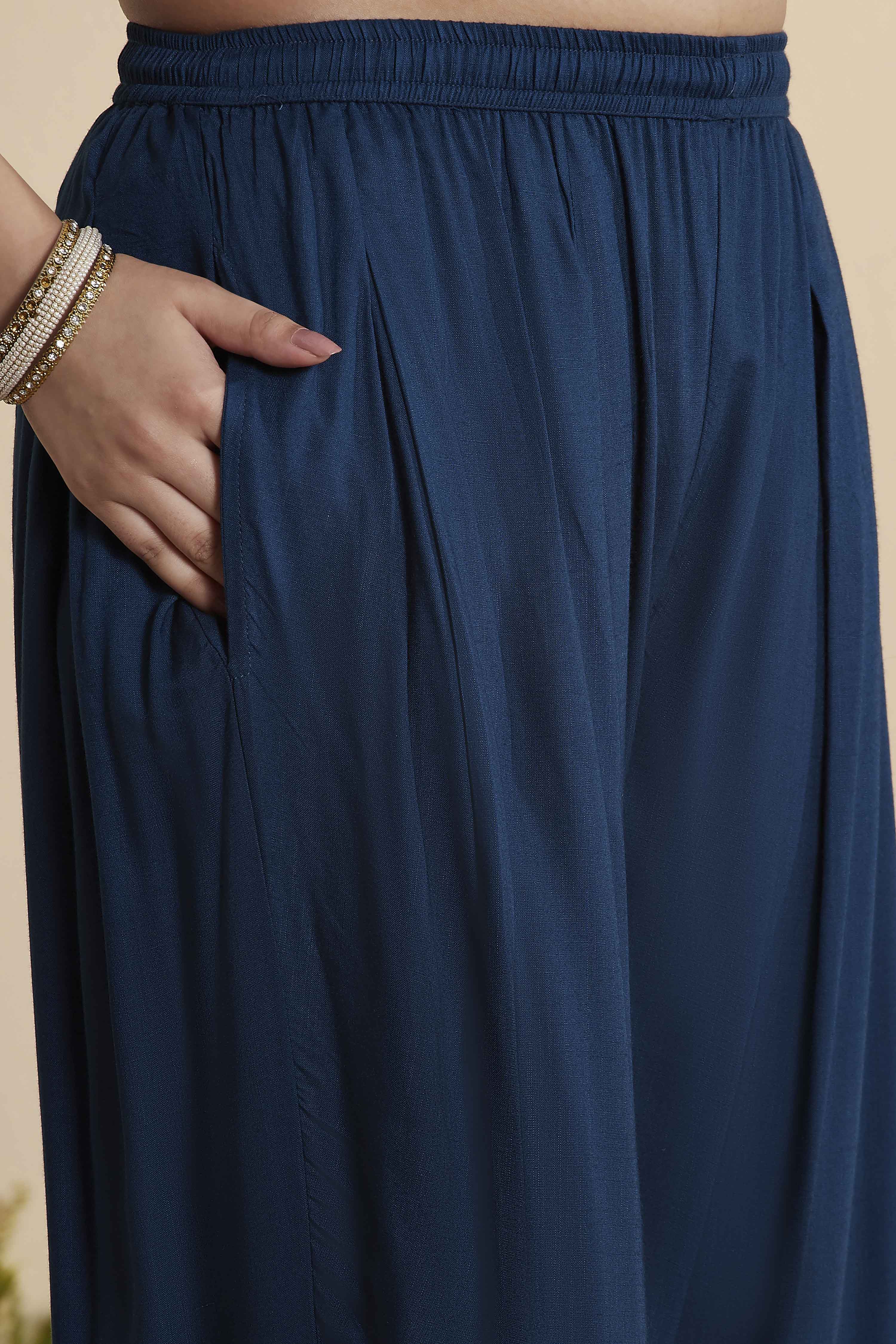 Blue Viscose Blend Straight Suit Set image number 2