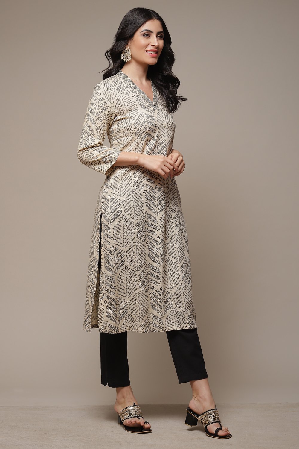 Black LIVA Straight Printed Kurta image number 4