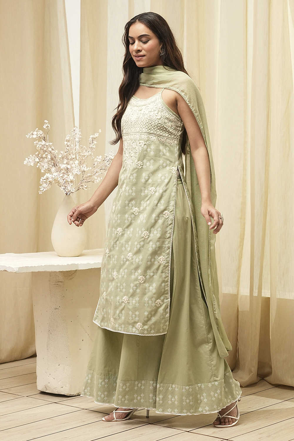 Green Cotton Floral Strappy Straight Suit Set image number 3