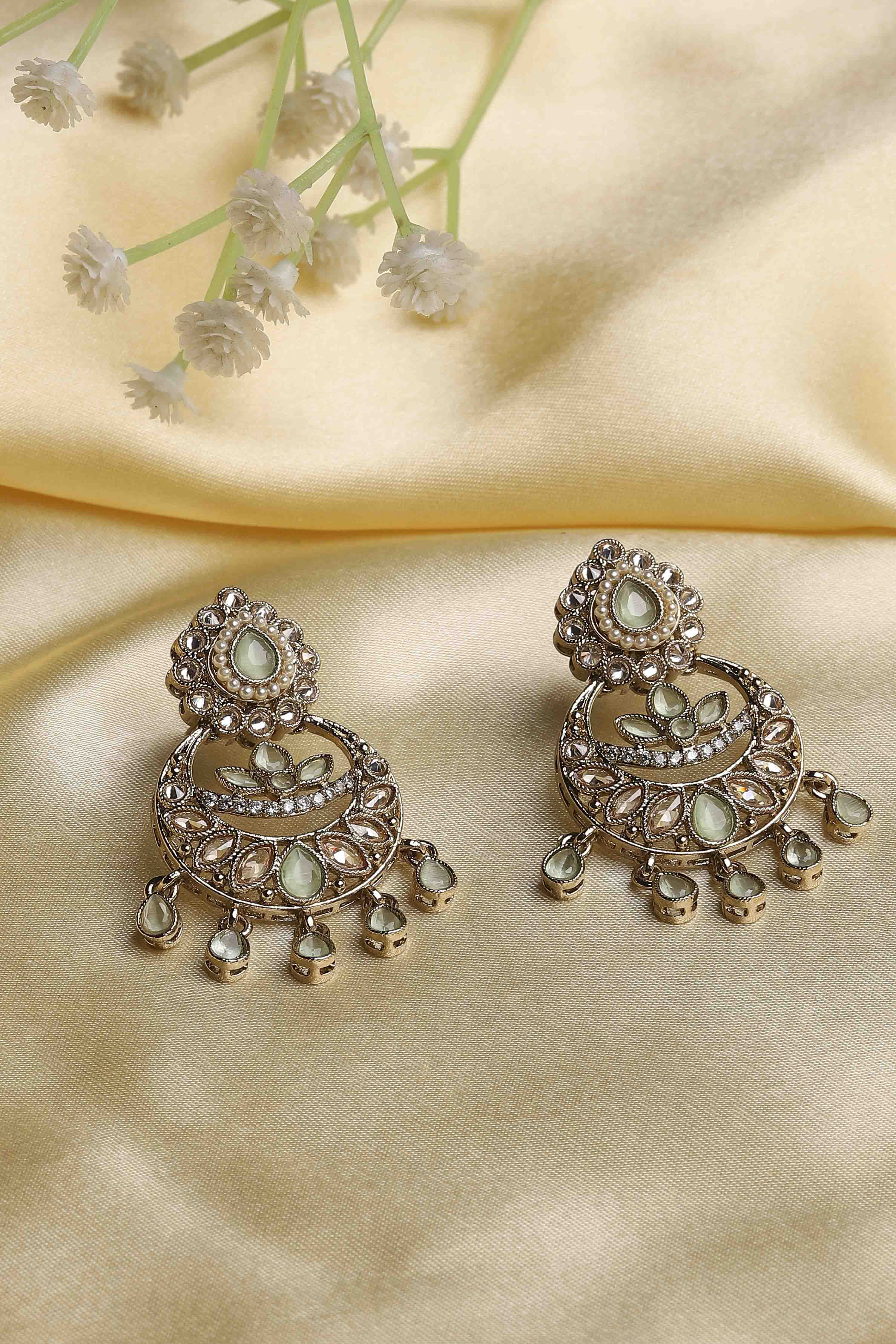 Mint Green Pearl Earrings image number 0