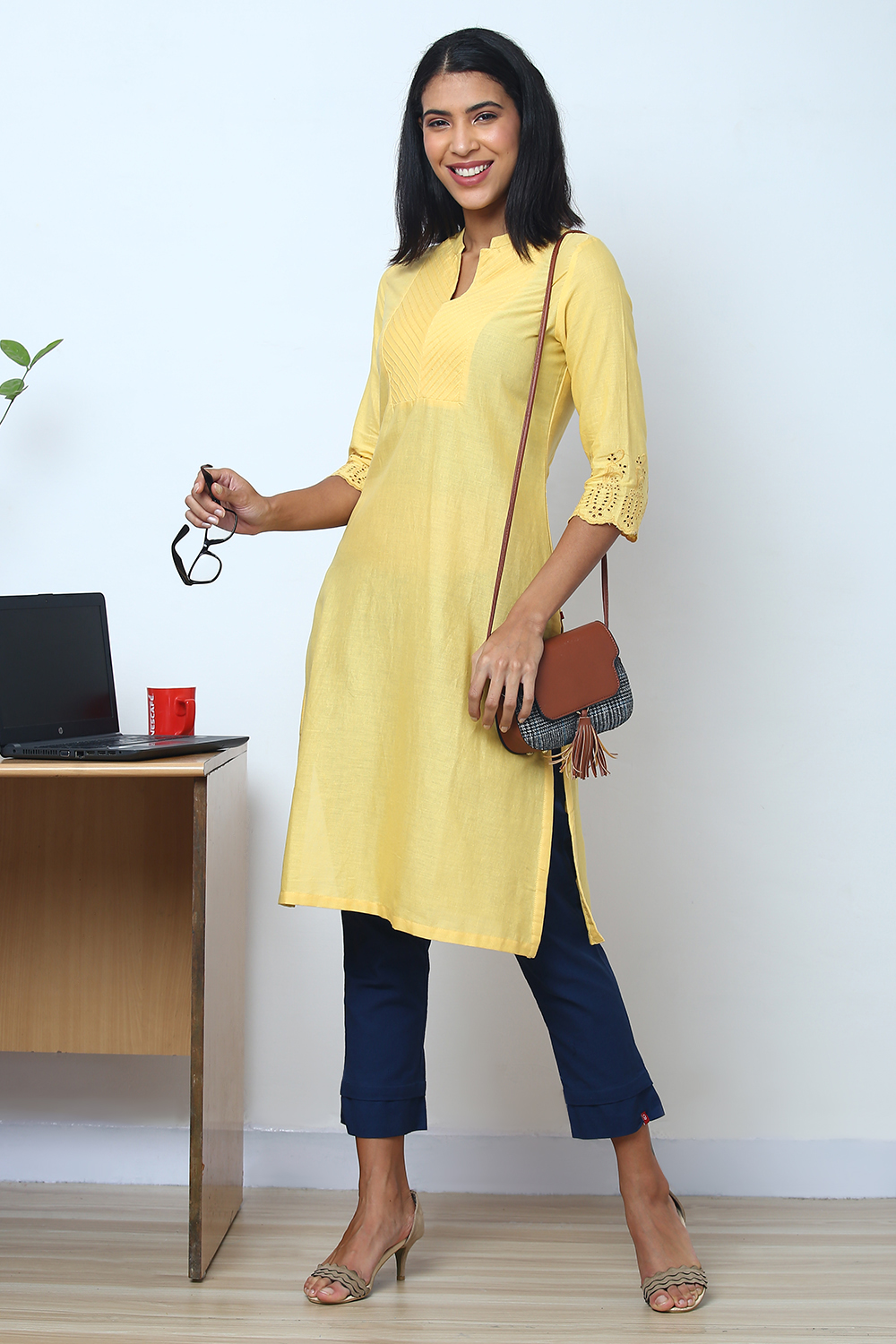 Yellow Cotton Flax Straight Kurta image number 5