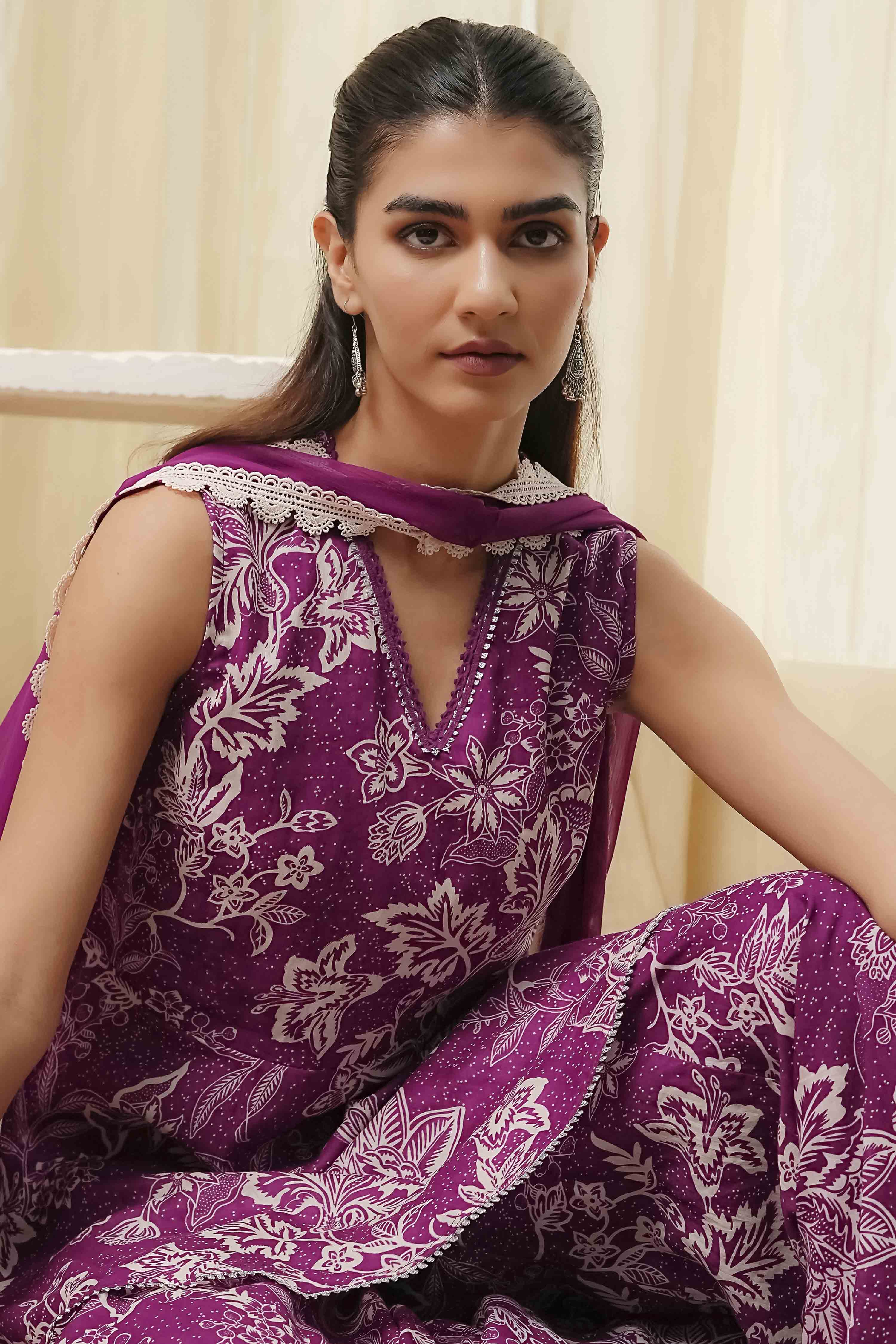 Green Cotton Floral Peplum Suit Set image number 7