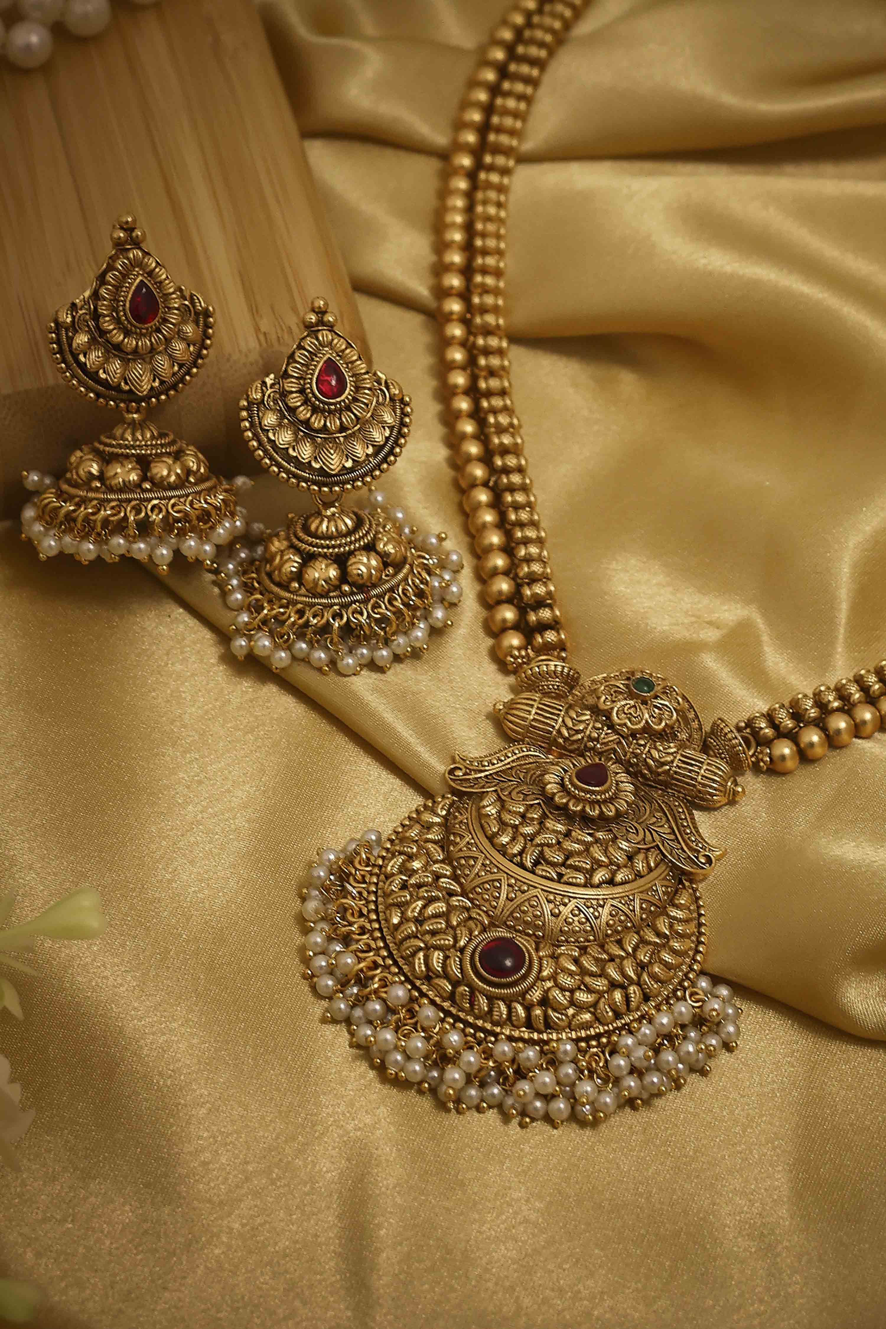 Gold Brass Temple Set image number 3