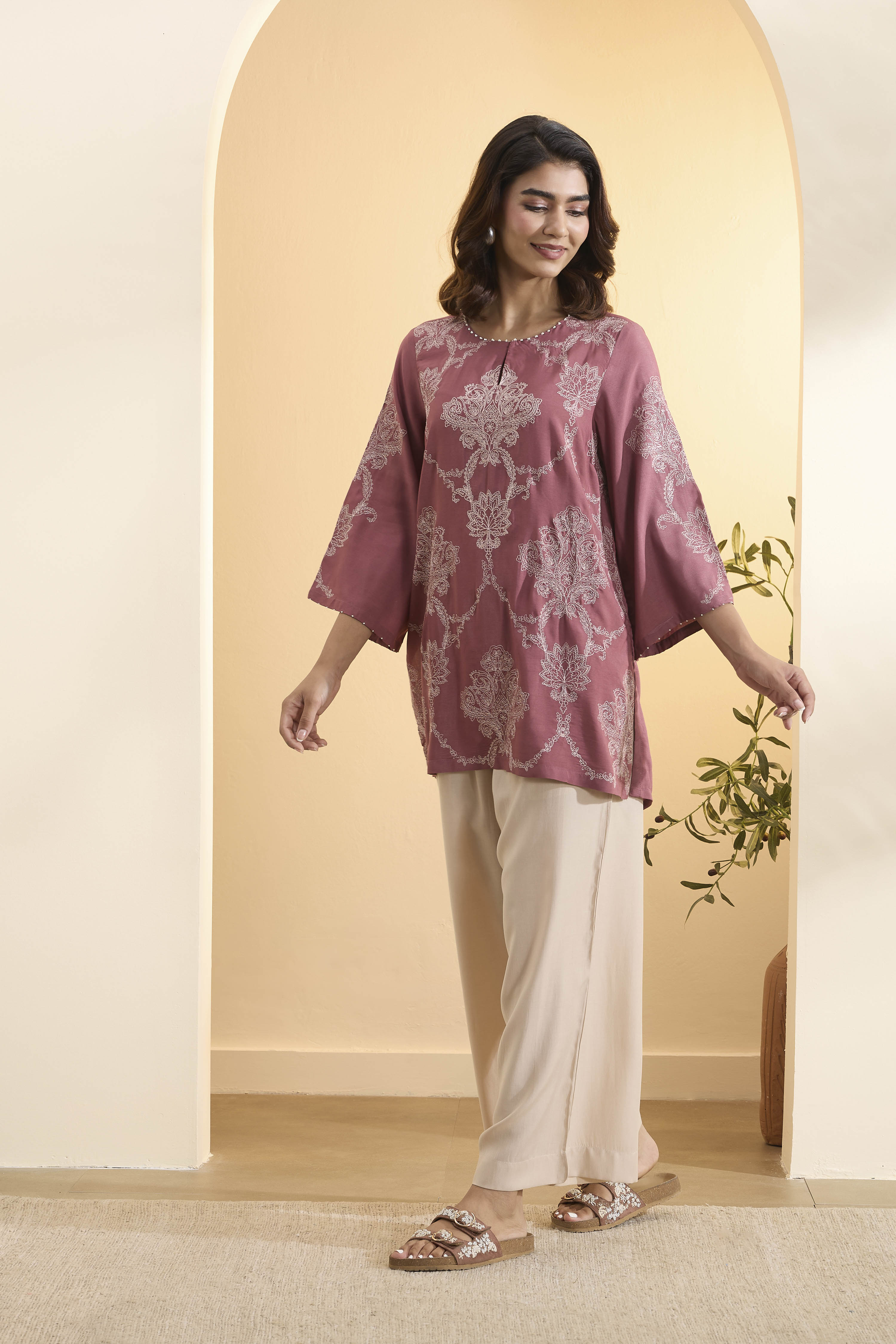 Onion Pink Viscose Blend Straight Kurta Pants Set image number 7