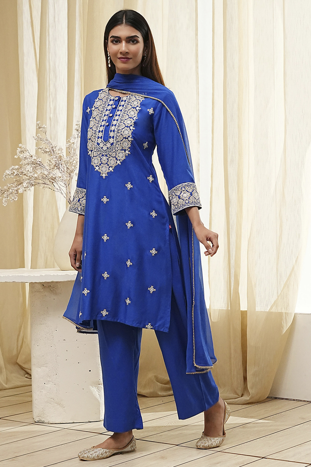 Blue Embroidered Straight Suit Set image number 3
