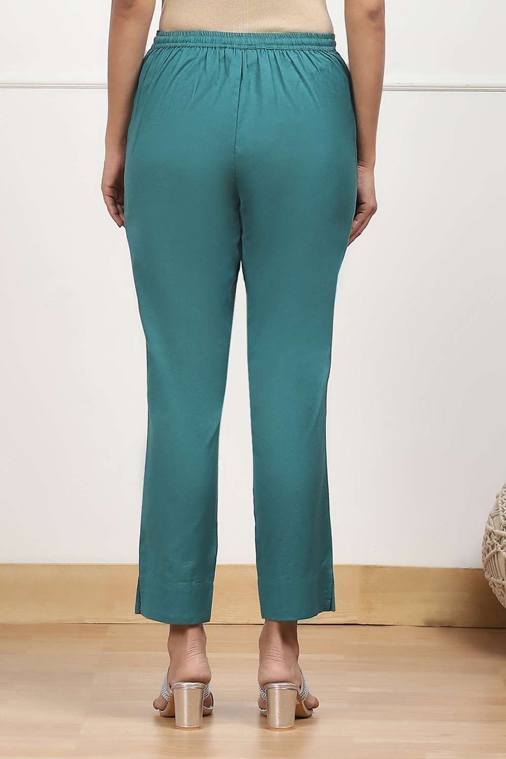 Rust Cotton Solid Regular Pants image number 5