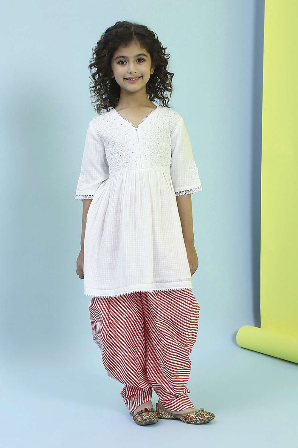 White Cotton Gathered Suit Set image number 6