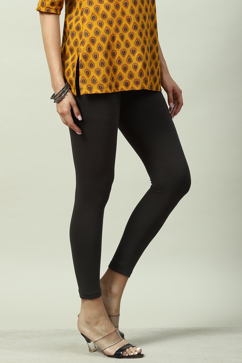 Black Cotton Blend Solid Leggings image number 3