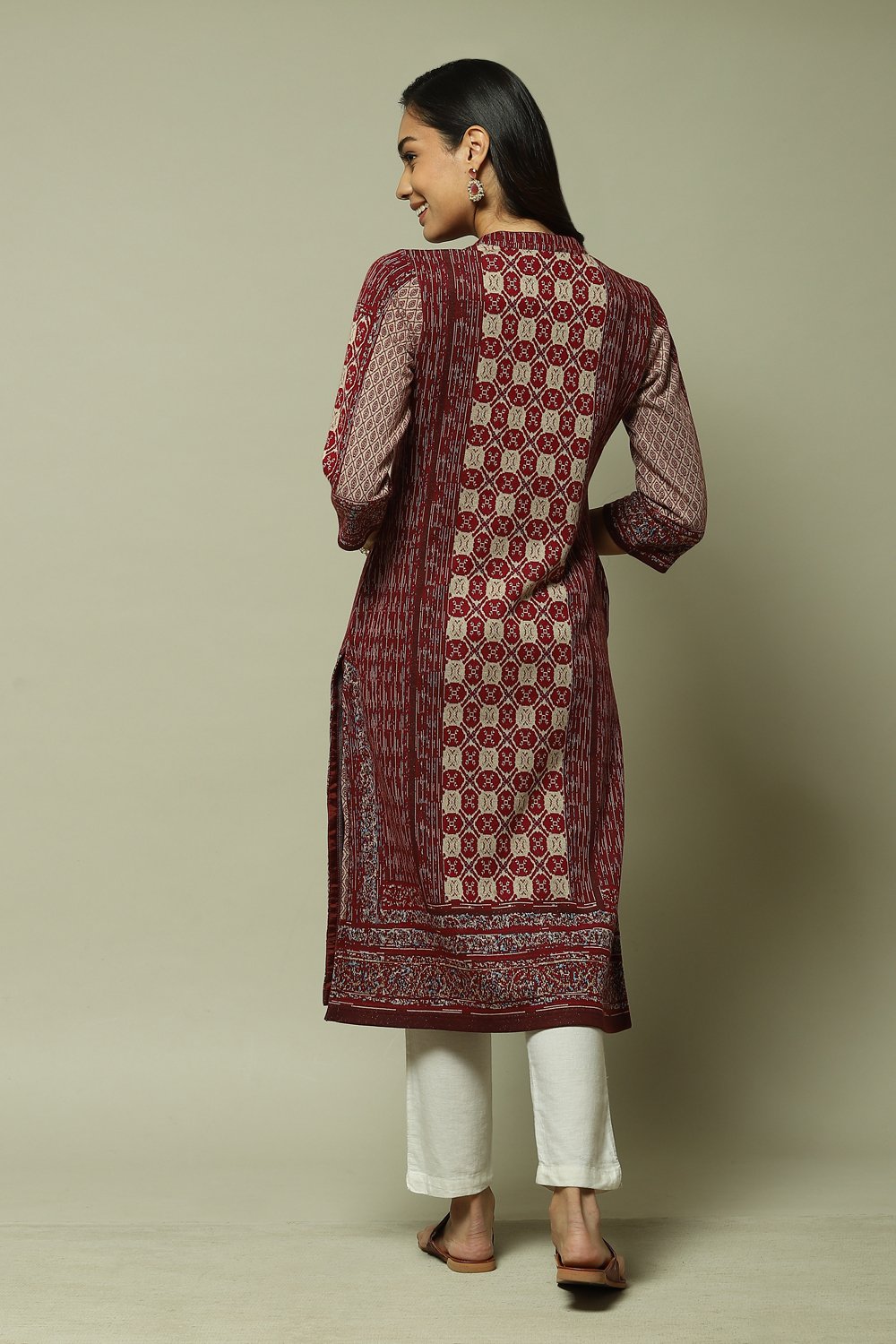 Maroon Poly Metallic Straight Printed Kurta image number 4