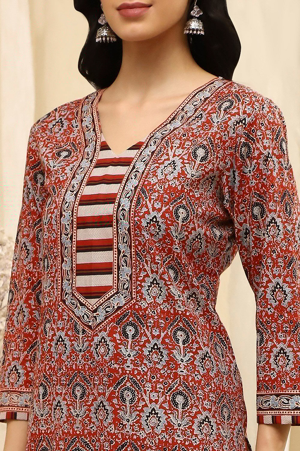 Green Cotton Floral Printed Unstitched Suit Set image number 2