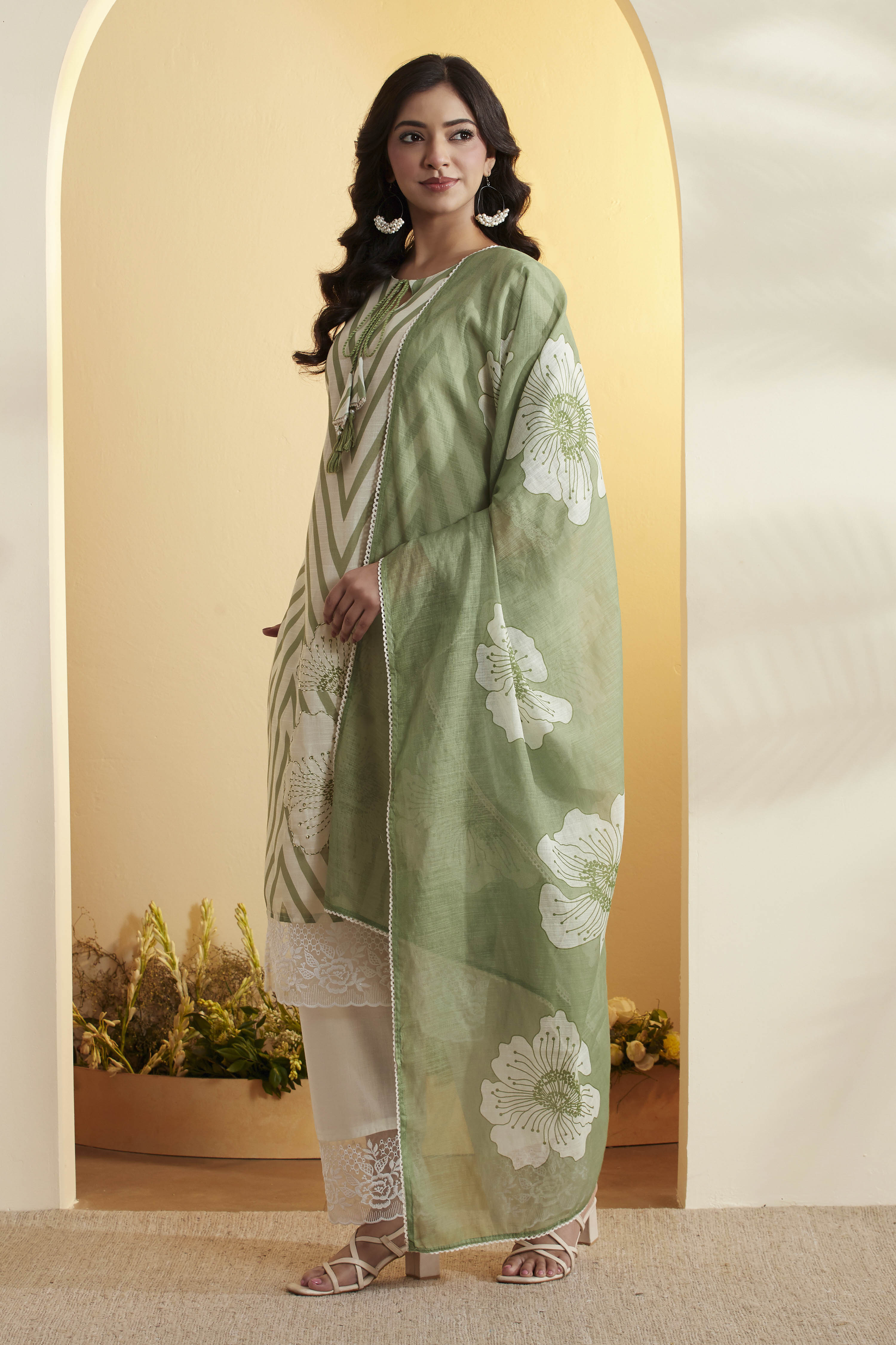 Sea Green Printed Poly Linen Floral Kurta Set image number 3