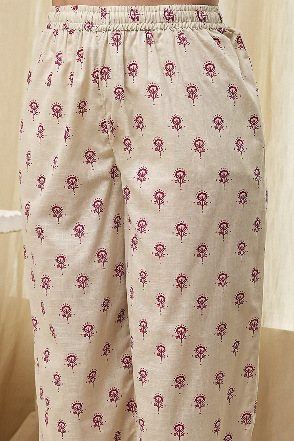 Red Cotton Printed Gathered Suit Set image number 2