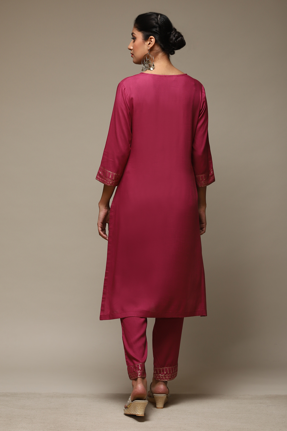 Plum Rayon Straight Kurta Pants 2 Piece Set image number 4