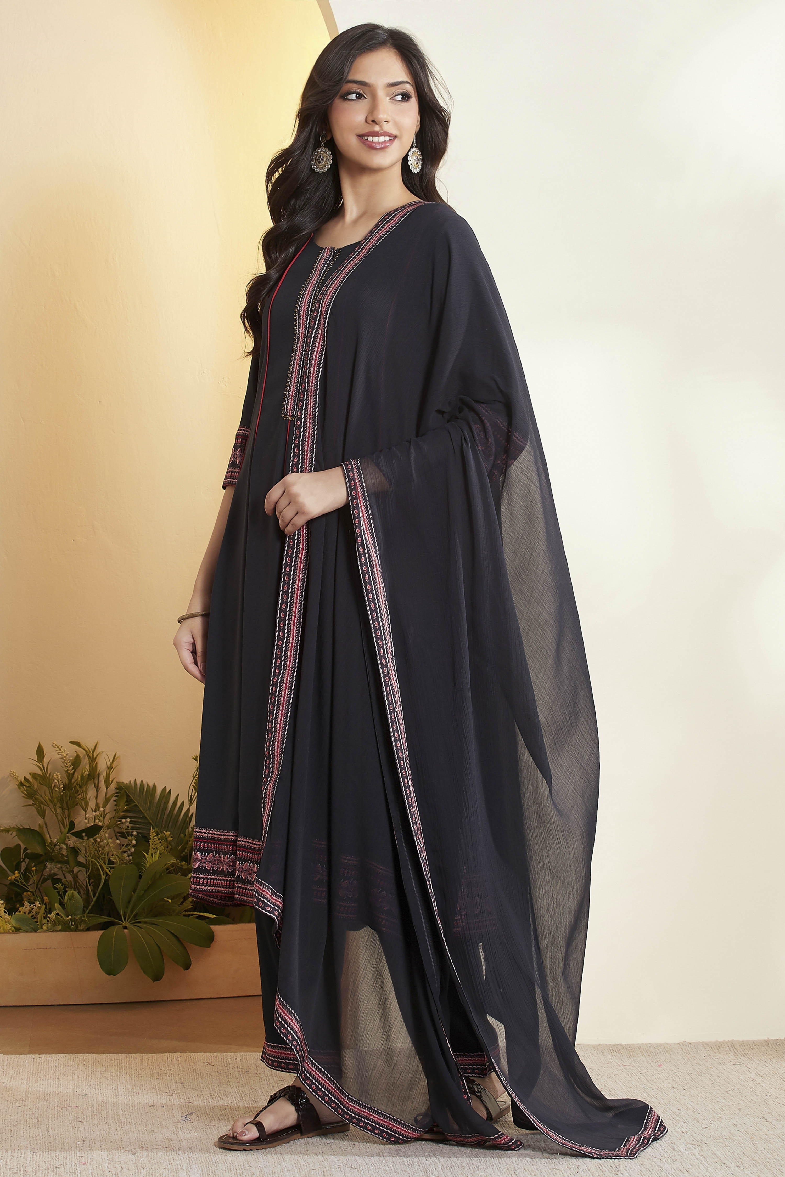 Black Viscose Rayon Kalidar Suit Set image number 4