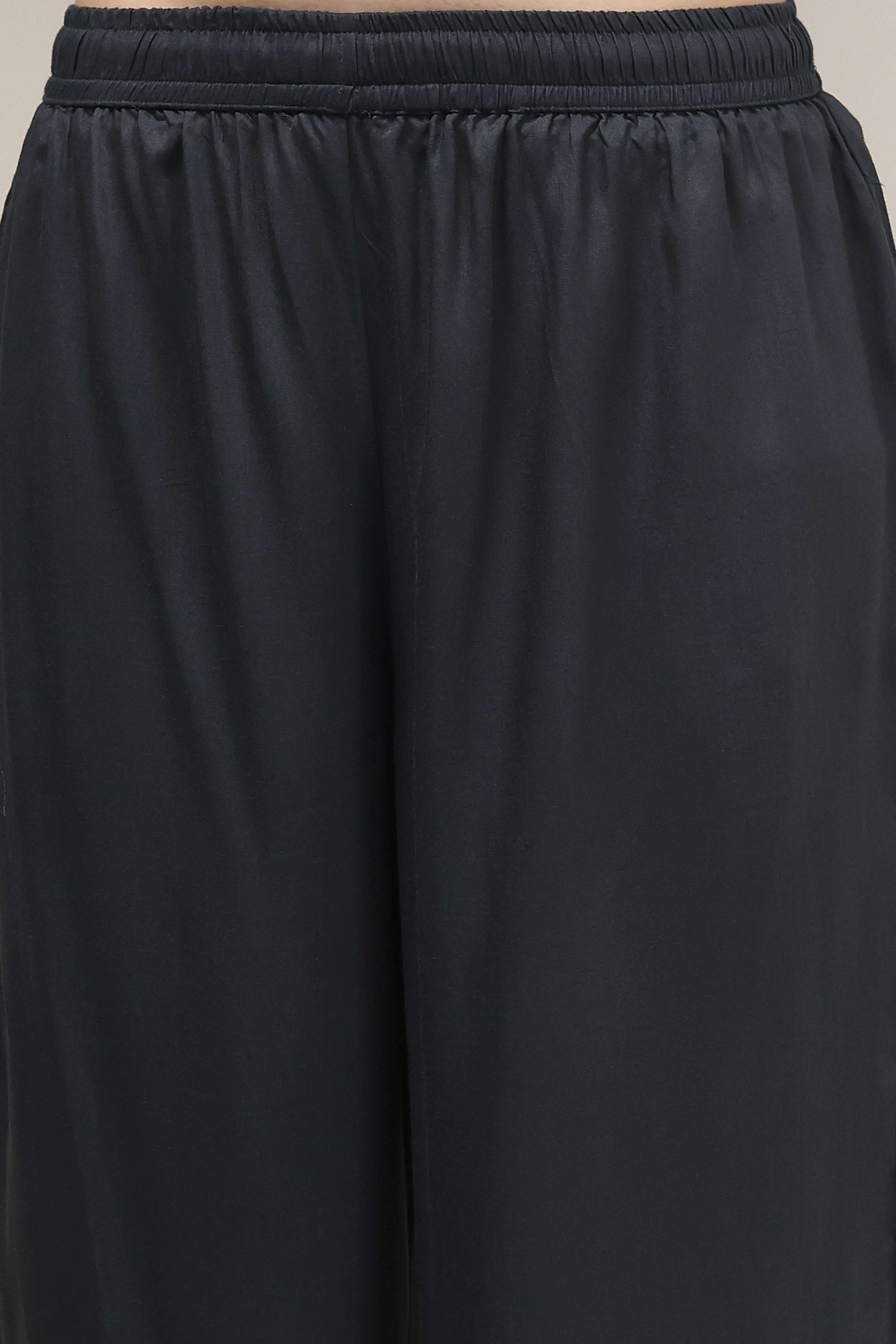 Charcoal Printed Straight Suit Set image number 2
