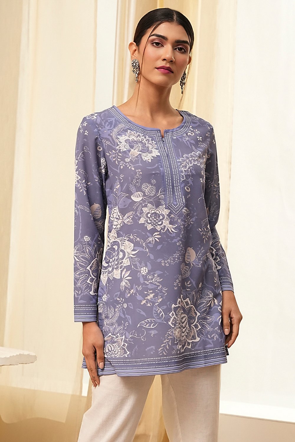 Blue Floral Printed Short Straight Kurta image number 5