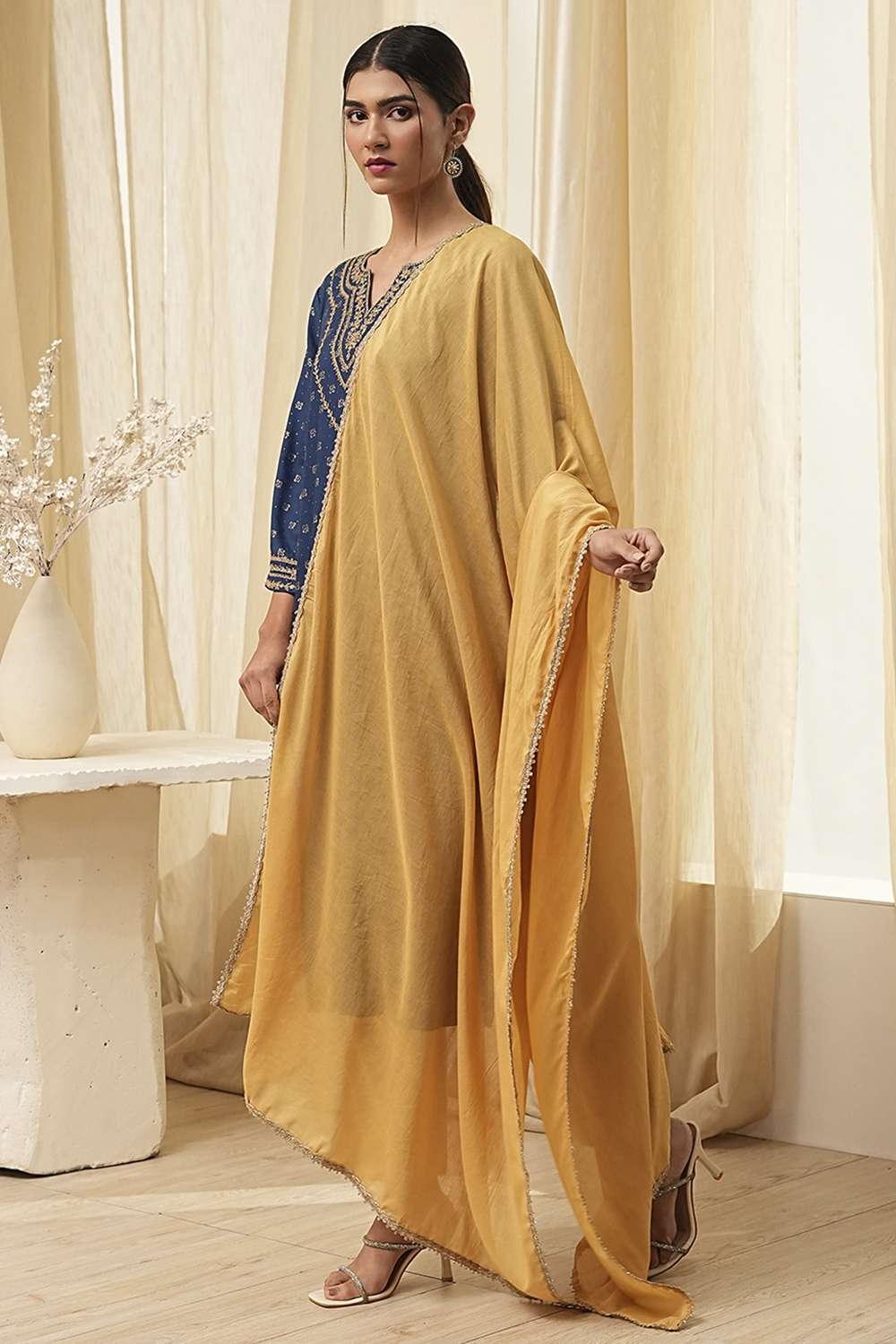 Red Cotton Solid Dupatta image number 2