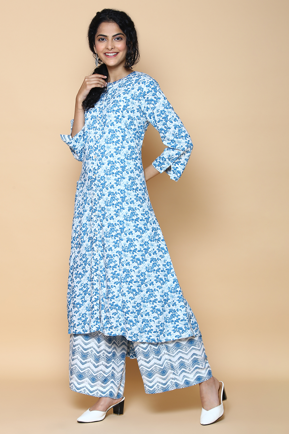 Magenta Rayon Straight Kurta Pants Set image number 2