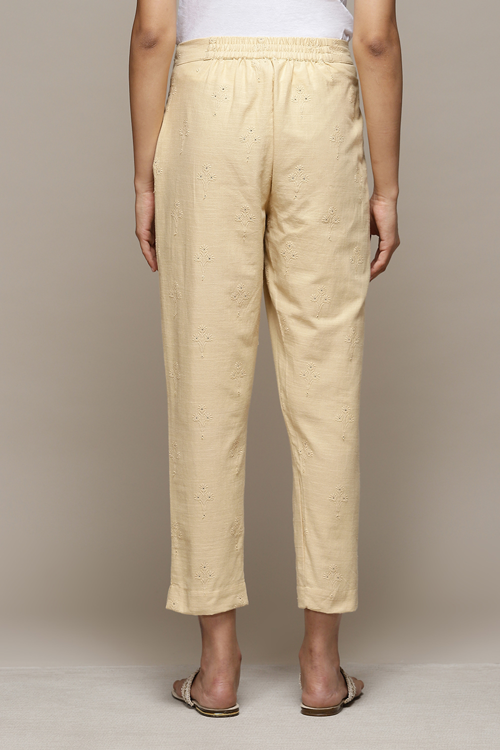 Off White Cotton Embroidered Narrow Pants image number 4
