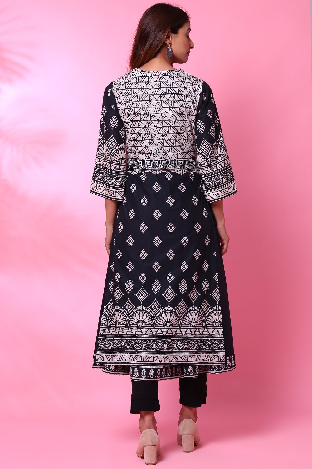 Black Cotton Double Layered Printed Kurta image number 6