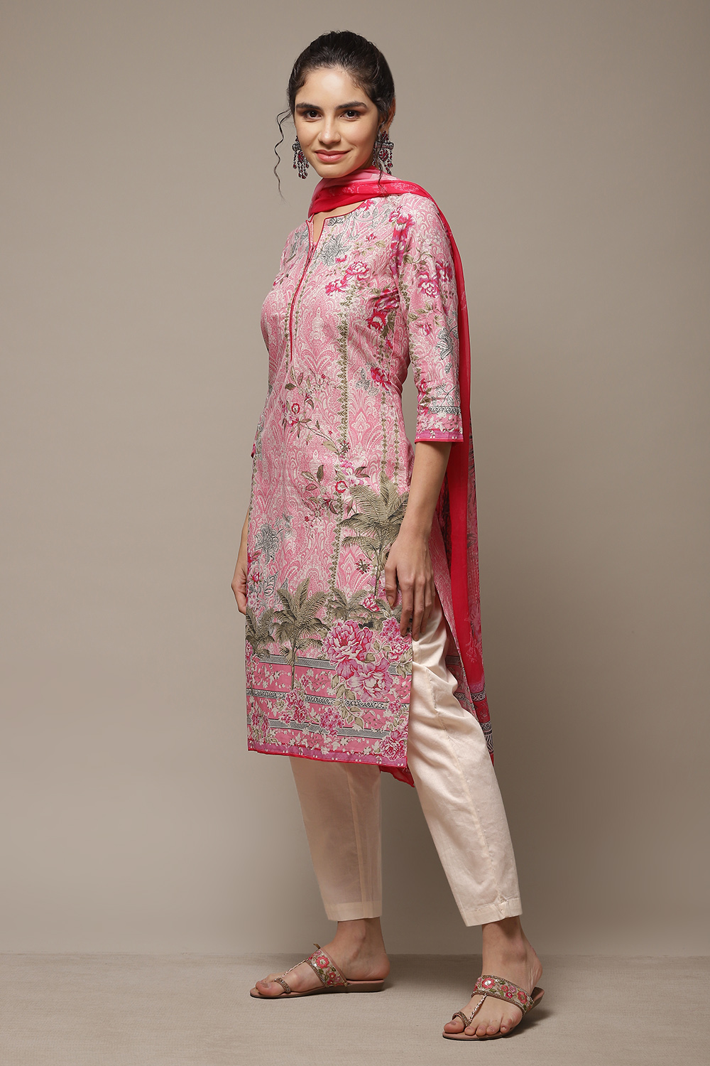 Pink Cotton Straight Kurta Pants Suit Set image number 3