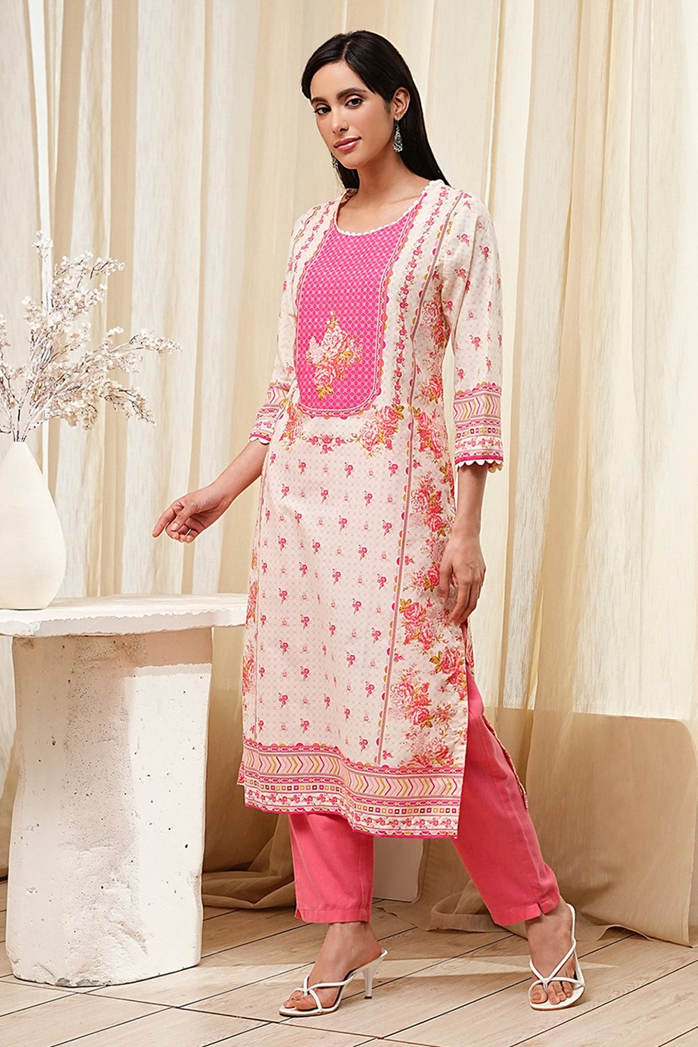 Pink Cotton Printed Straight Kurta image number 2