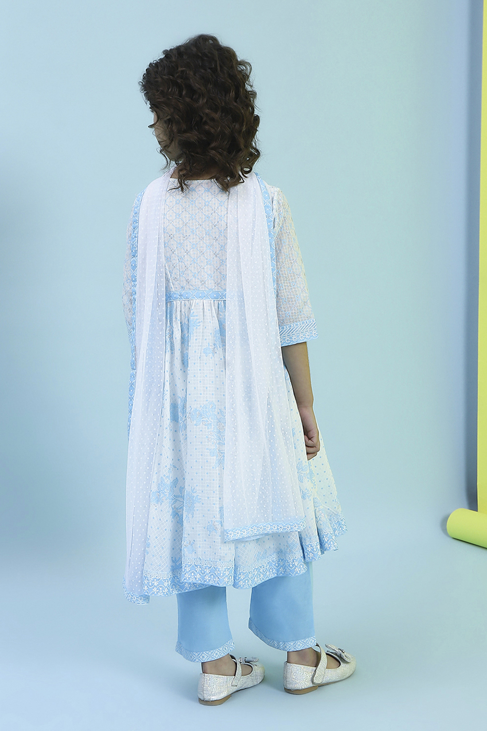 White Cotton Gathered Suit Set image number 4