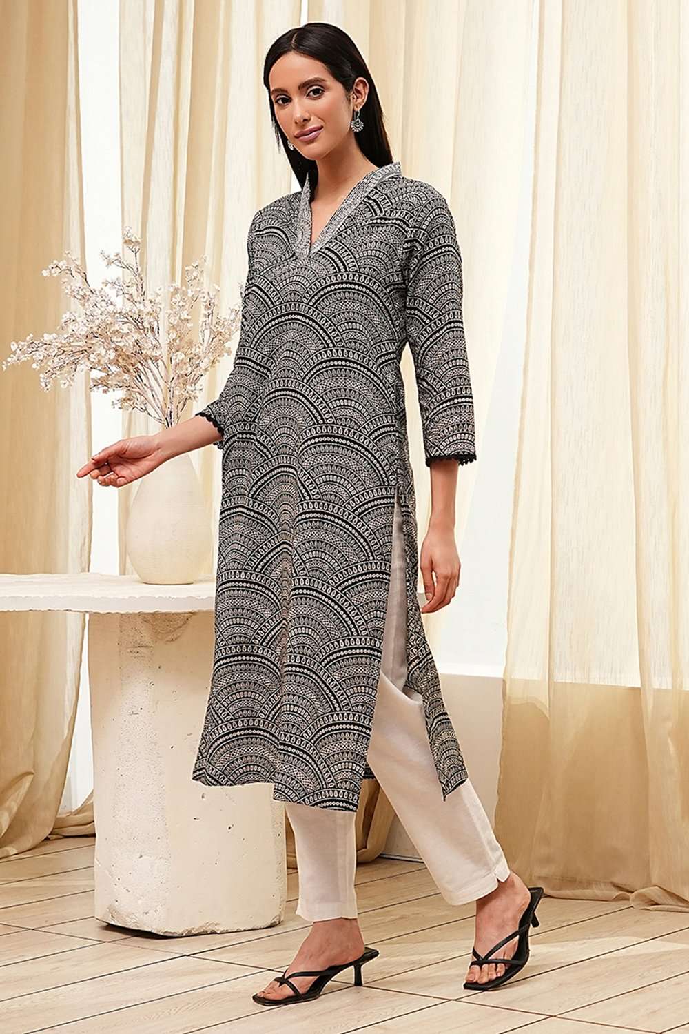 Black Straight Kurta image number 2