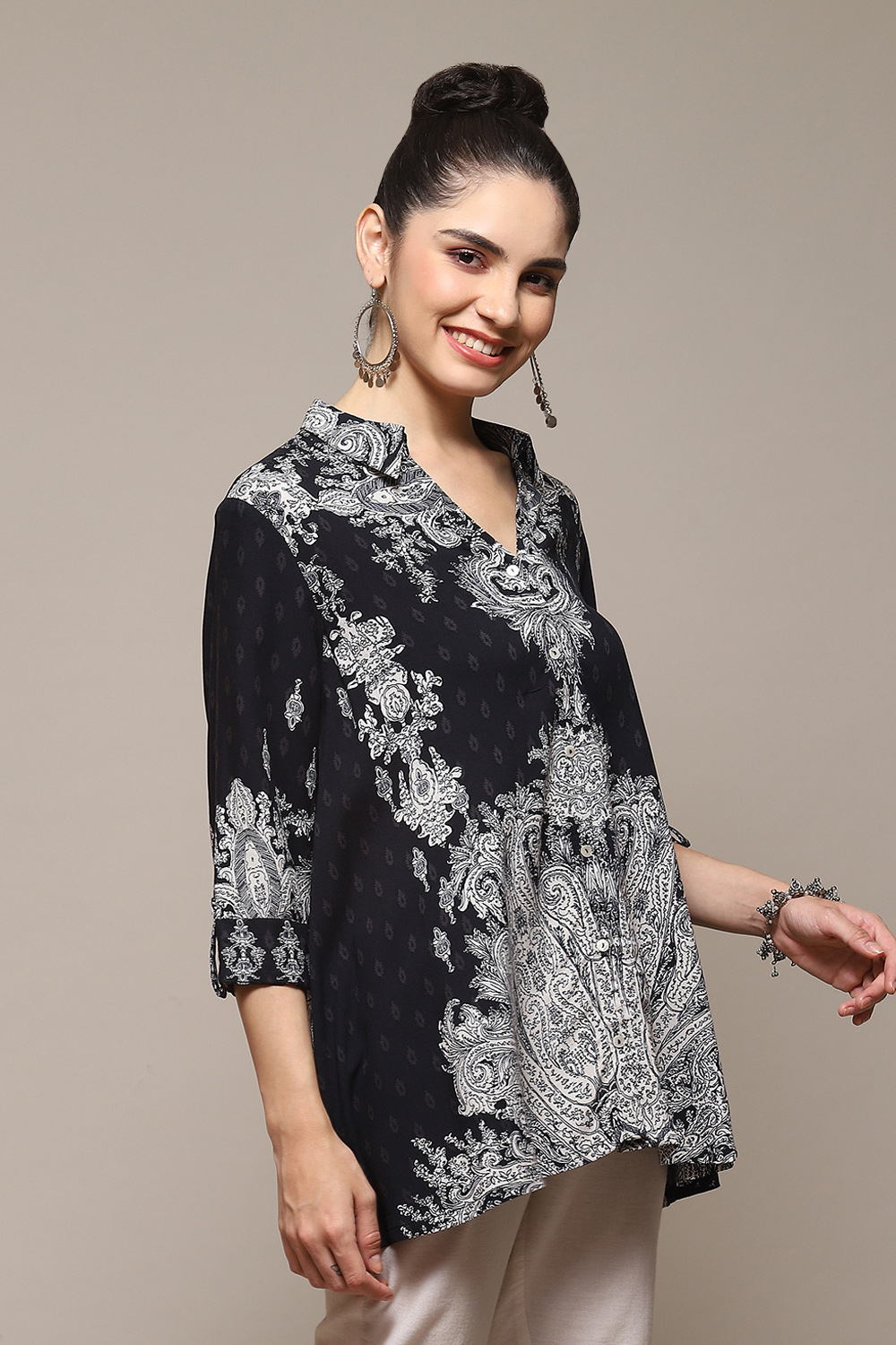 Black Rayon Straight Printed Shirt image number 3