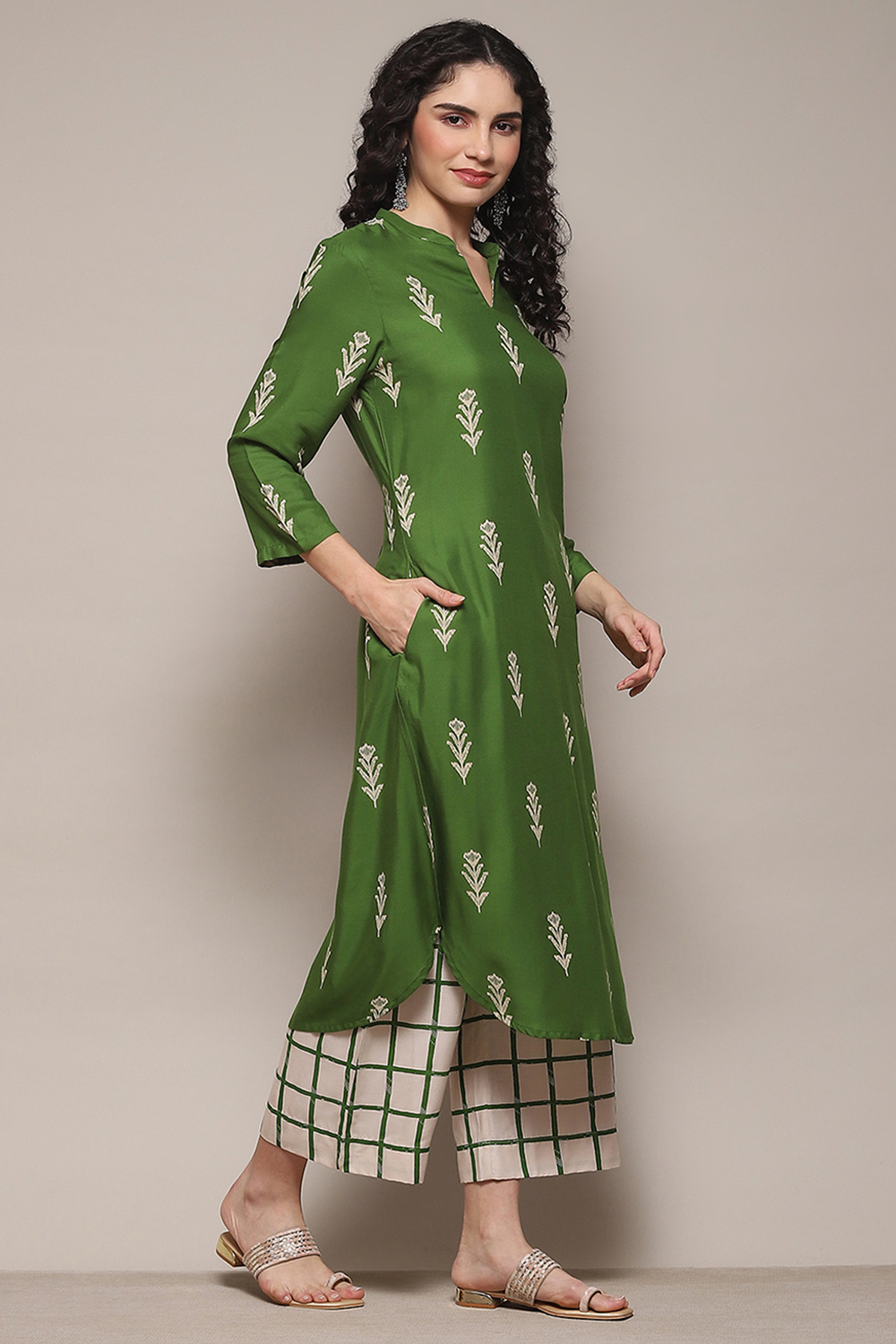 Green Rayon flax Straight Kurta Palazzo Suit Set image number 5