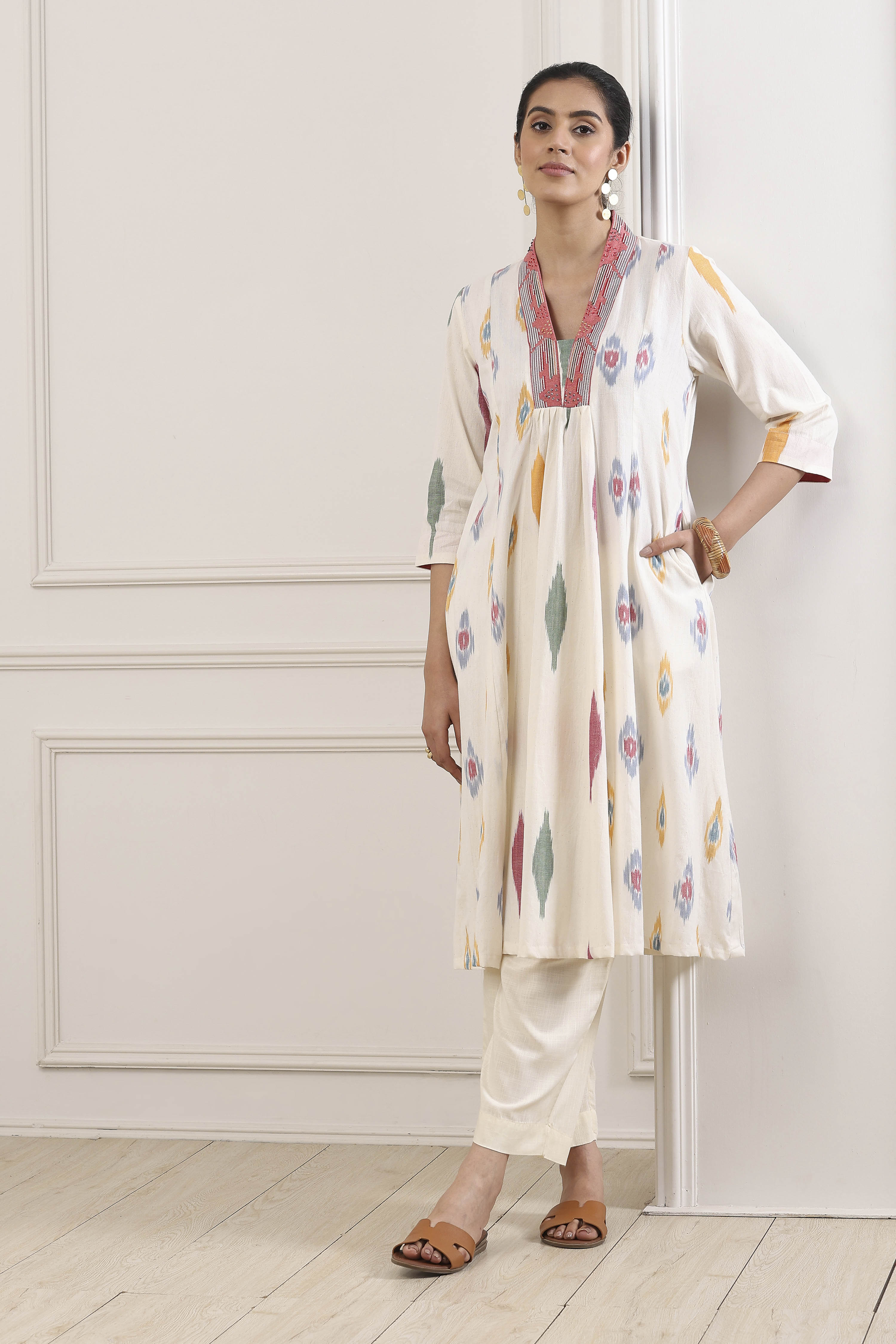 Off White Cotton A-Line Kurta image number 6